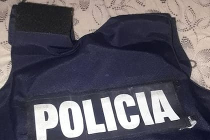 Retiran de las calles 200 chalecos antibalas de la policía provincial: estaban vencidos, según consta en la etiqueta