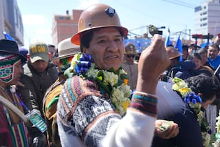 Retiran el busto de Evo Morales del Parlamento boliviano