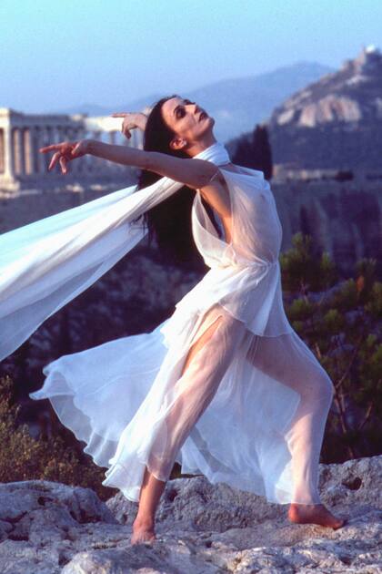 Retrato de Marcia Haydée para la producción del ballet "Isadora", de Maurice Béjart, tomado en Atenas, Grecia, en 1983