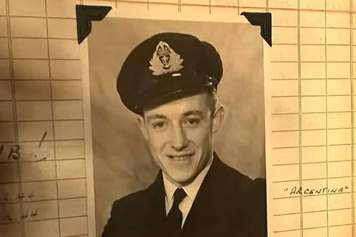 Scott es el piloto de aviación más longevo, tiene 104 años y participó de la Segunda Guerra Mundial