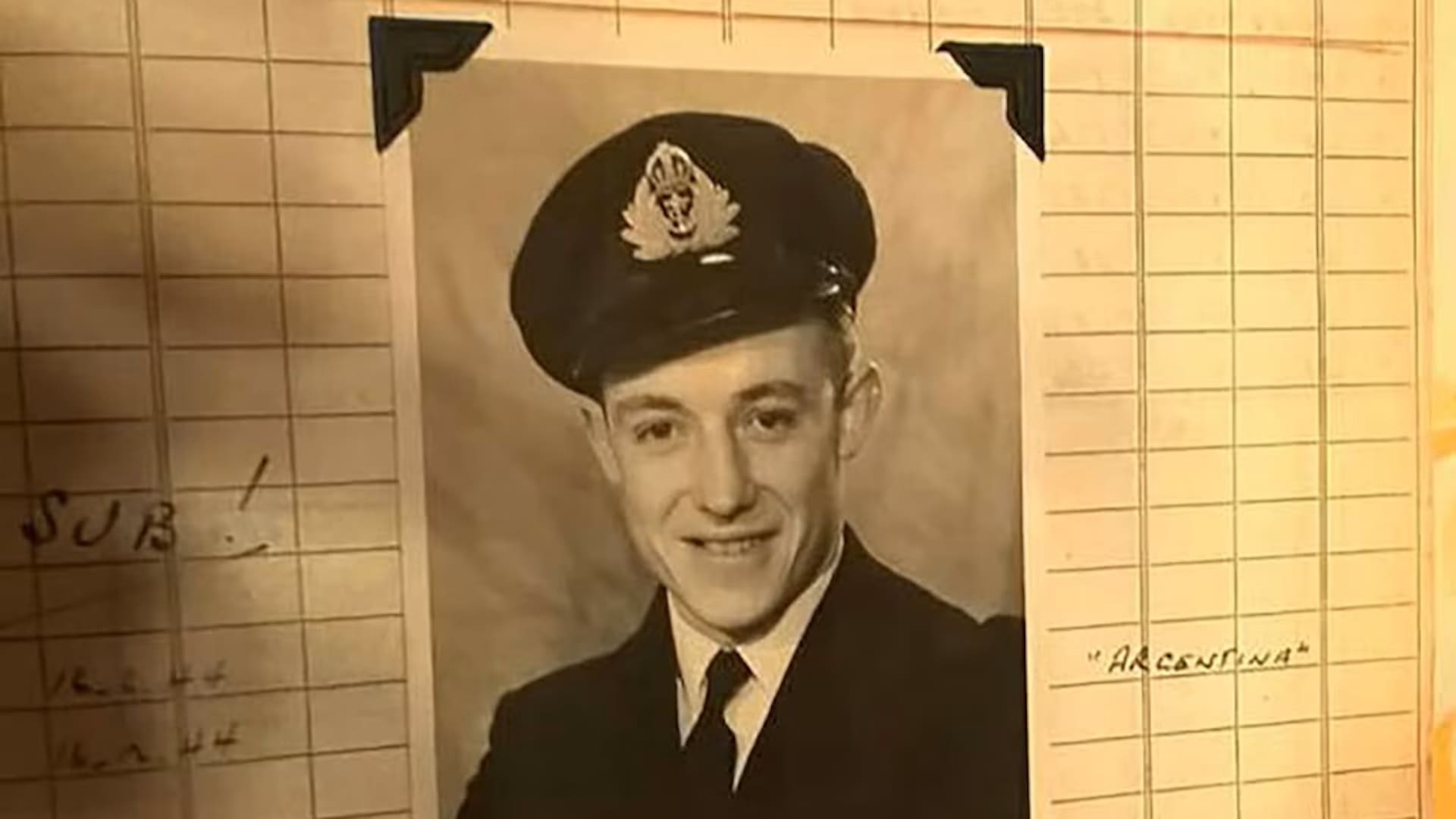 Scott es el piloto de aviación más longevo, tiene 104 años y participó de la Segunda Guerra Mundial