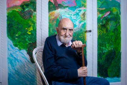 Retrato del artista plástico Luis Felipe Yuyo Noé, en su casa de calle Tacuarí