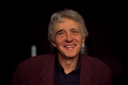 Retrato del ensayista Armand Mattelart