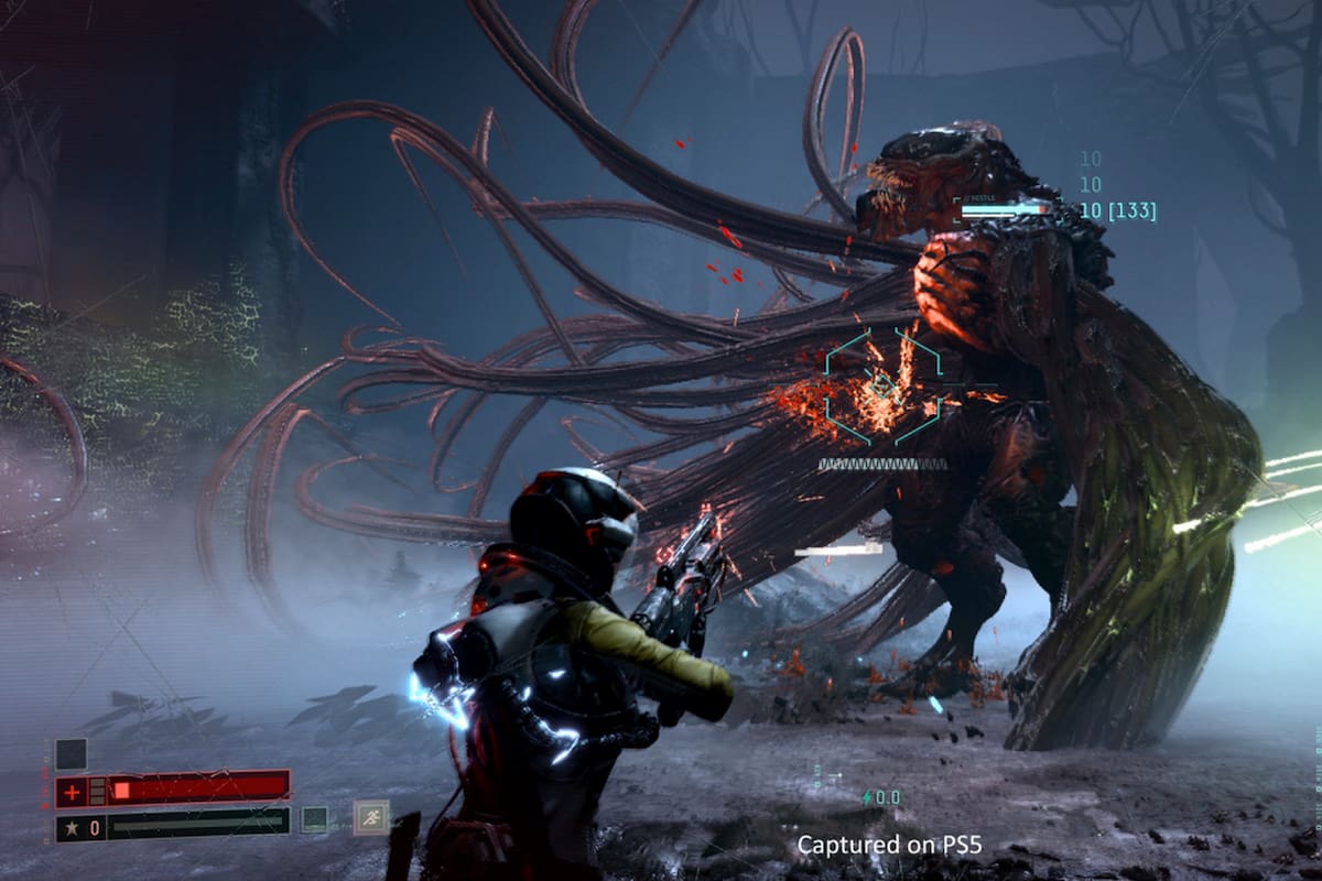 Returnal, un shooter en tercera persona exclusivo para PS5, es uno de los títulos que llegarán a la nueva consola de Sony en abril