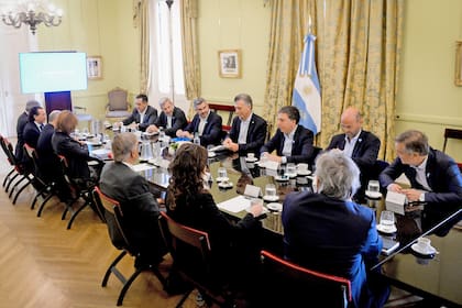 La candidatura de Cristina Kirchner como vicepresidenta de Alberto Fernández fue uno de los temas dominantes de la reunión de gabinete