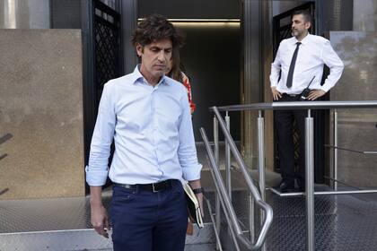 Reunión de comisión de inteligencia en el anexo del Senado.