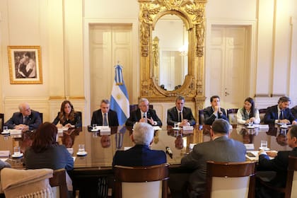 Reunión de Gabinete en Casa Rosada.  Alberto Fernández; Sergio Massa y Agustín Rossi