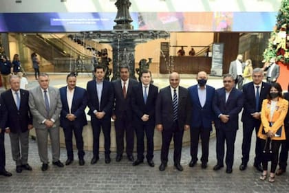 Reunión de gobernadores y funcionarios nacionales en Iguazú