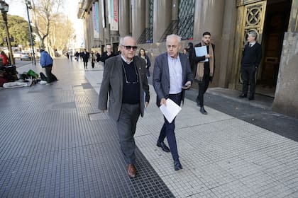 reunión de la comisión de inteligencia de senadores. Parrilli
