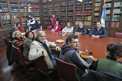 Eduardo Belliboni, del Polo Obrero, y dirigentes de la Unidad Piquetera se reunieron con cuatro directivos de la CGT enviados por Pablo Moyano