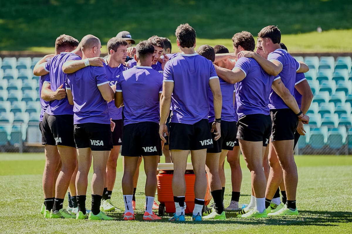 Reunión de los Pumas en pleno entrenamiento en Australia: el equipo argentino necesita un triunfo para creer