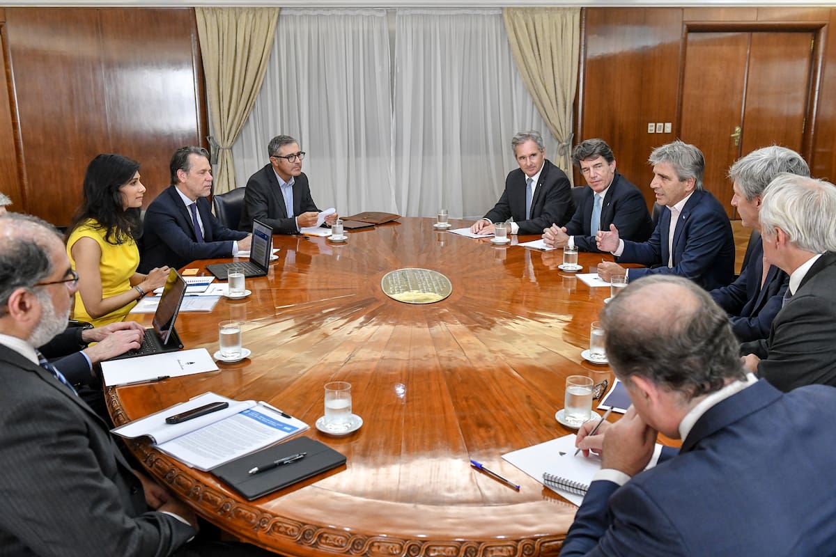Reunión de Luis Caputo y Gita Gopinath del FMI