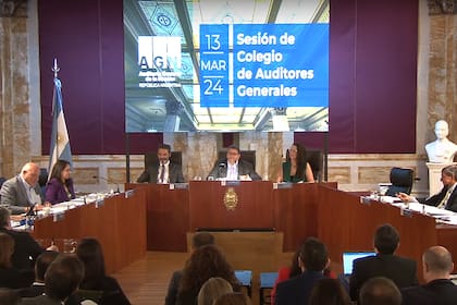 Reunión del Colegio de Auditores de la AGN, presidido por Juan Manuel Olmos