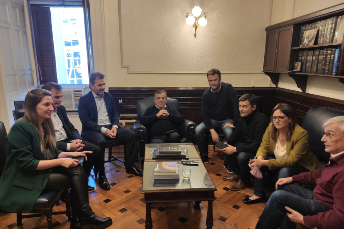 Reunión del interbloque de Juntos por el Cambio en el despacho de Mario Negri