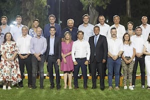 Reunión del PJ en Merlo, Intendentes de la pcia. de Bs.AS. el gob. Axel Kicillof y el ministro de economía Sergio Massa.