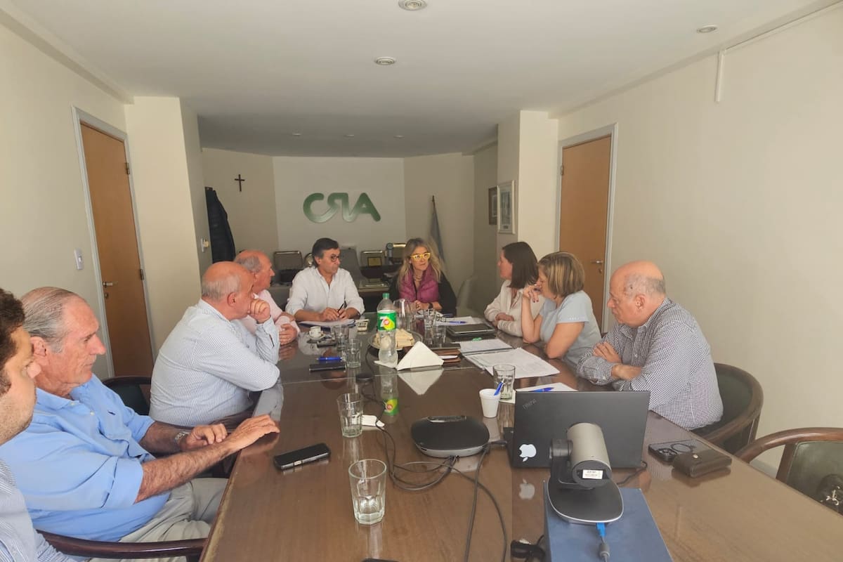 Reunión entre el Bloque Patagónico en la sede de la CRA junto a la presidenta del Senasa, María Beatriz Giraudo