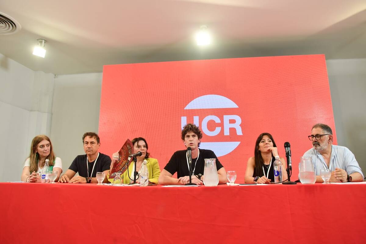Reunión partidaria de la UCR