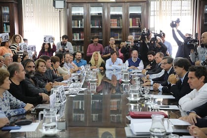 Reunión por las paritarias docentes en la Provincia de Buenos Aires