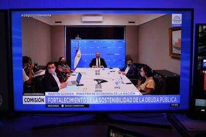 Reunion remota de la Comisión de Presupuesto y Hacienda del Senado de la Nación con la asistencia del Ministro de Economía, Martin Guzmán, el 18 de Noviembre de 2020