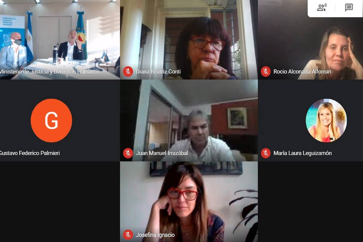 Reunión virtual entre integrantes del Comité Nacional para la Prevención de la Tortura (CNPT), el ministro de Justicia Julio Alak y el subsecretario de Política Criminal bonaerense, Lisandro Pellegrini