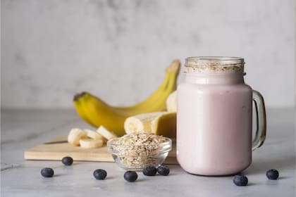 Revelan la receta del elixir de la juventud: el batido lleno de colágeno que mejora articulaciones y estira la piel