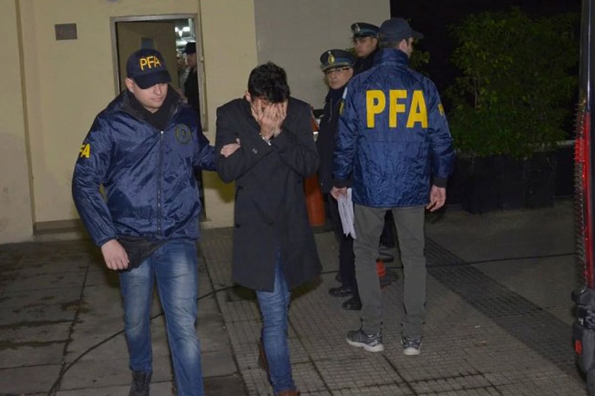 Reveló que entre los beneficiados figura Szpolski, por trabajos de imprenta encargados