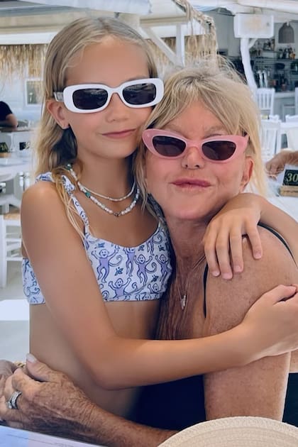 Abuela y nieta, varios años
atrás, durante unas vacaciones familiares.