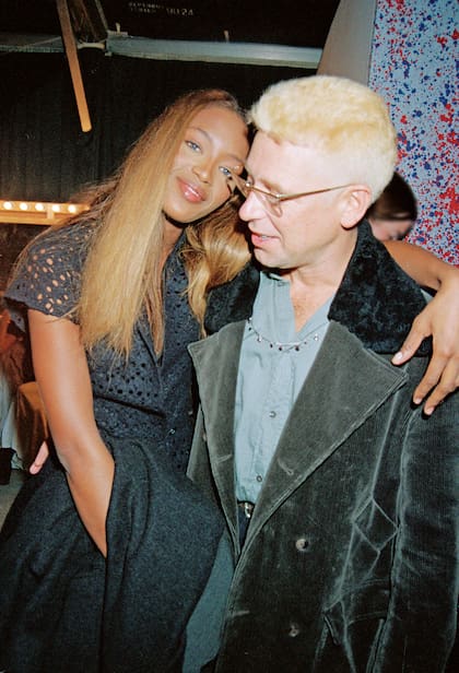 Cuando tenía 23 años se comprometió con el bajista de U2, Adam Clayton, de 33. Sin embargo, al poco tiempo cancelaron la boda debido a las frecuentes peleas que mantenían