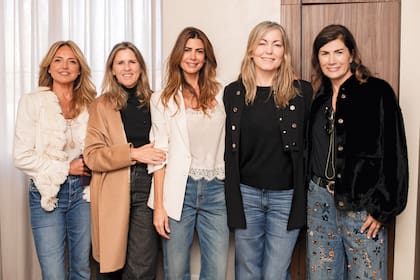 Pamela Marcuzzi, Gloria Confalonieri, Juliana, Marina Tozzi (íntima de Juliana desde el colegio) y Marina Lafuente