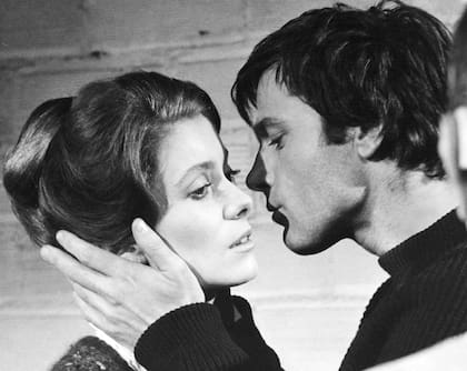 Con el actor italiano
Franco Nero, Catherine
protagonizó la aclamada
película Tristana, en 1970.
Dicen que tuvieron una
historia fugaz