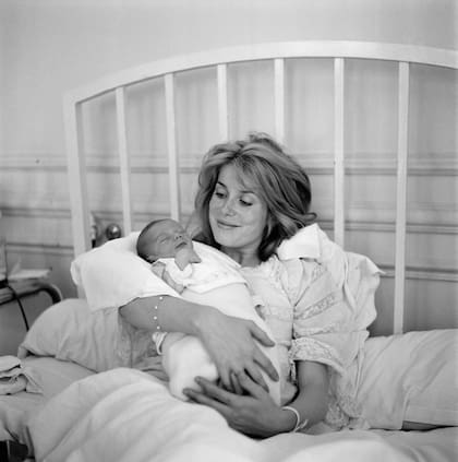 Su primer
hijo, Christian Vadim, nació el 18 de junio de 1963