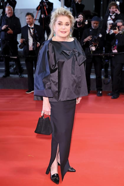 Espléndida, con top
y falda de tajo, en el
79° Festival de Cine
de Cannes, en mayo
de este año. Asistió
a la proyección de
su película Gentle
Monster