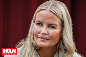 La hija de la princesa Mette‑Marit, que espera un trasplante de pulmón, debió volver a Noruega para acompañar a su madre