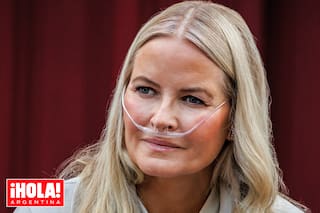 La hija de la princesa Mette‑Marit, que espera un trasplante de pulmón, debió volver a Noruega para acompañar a su madre