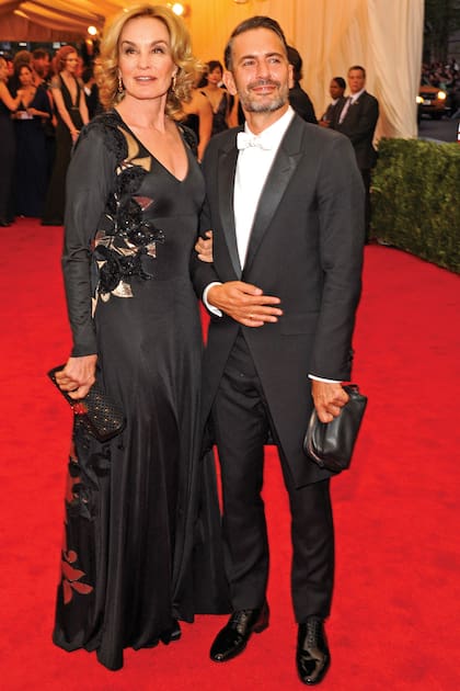Con Marc Jacobs en la Met Gala de 2014. Ese mismo año, el diseñador la había elegido como la modelo de su línea de beauty