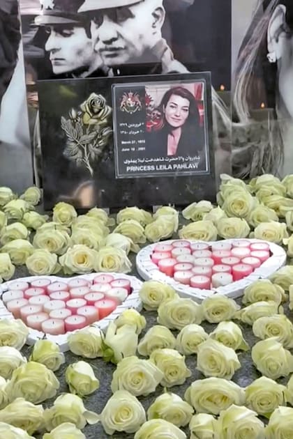 La tumba de la princesa Leila está pegada a la de su abuela materna, Farideh Ghotbi Diba
