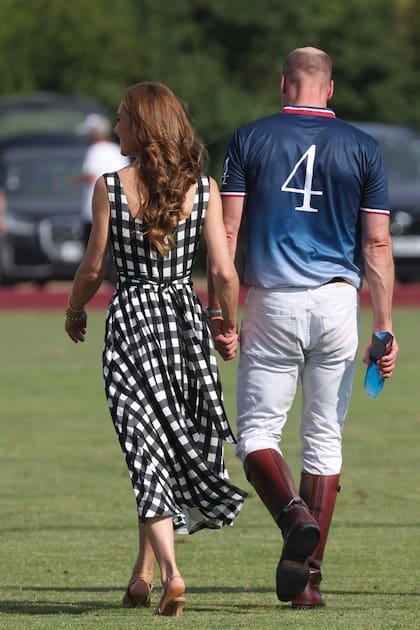 Teniendo en cuenta que Kate reconoció alguna vez que es alérgica al pelaje de los caballos, su presencia marcó un claro compromiso con su marido y las causas que apoyan juntos