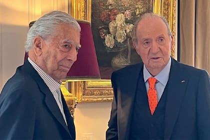 Rey Juan Carlos I con Mario Vargas Llosa