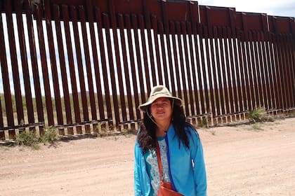 Reyna Grande, autora de La distancia entre nosotros