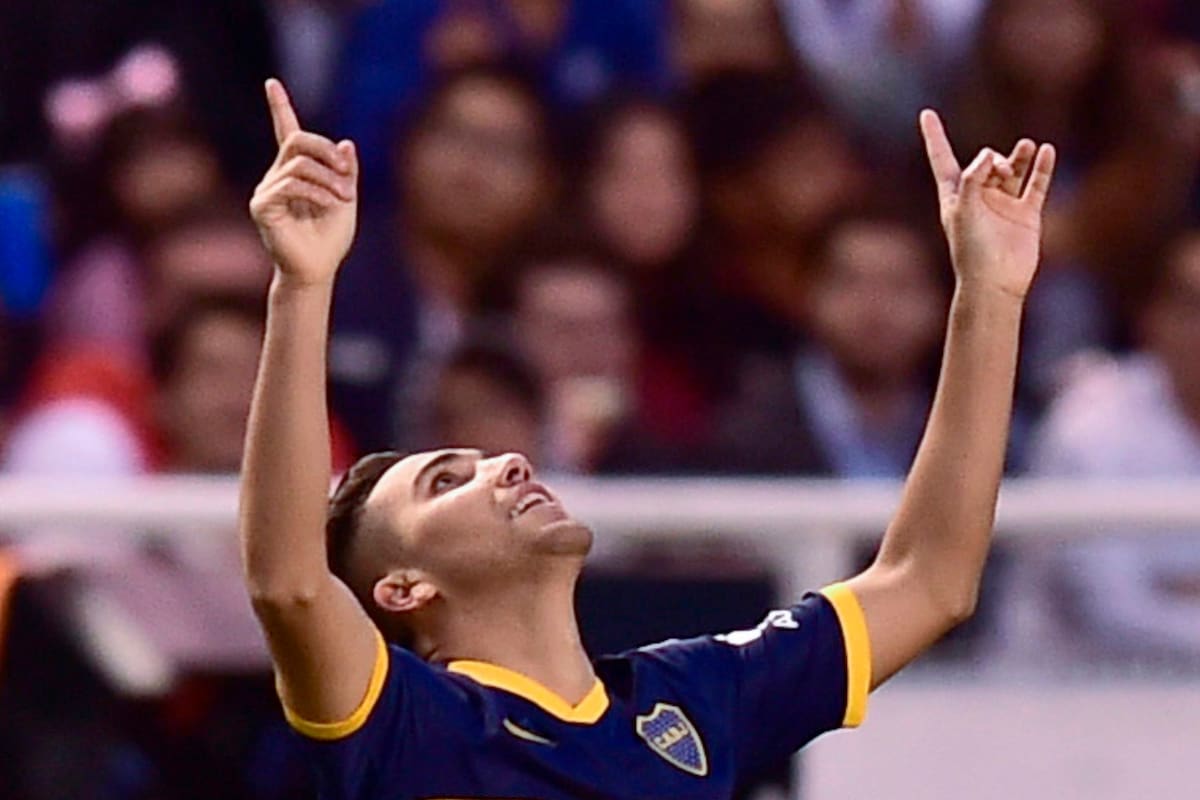 Reynoso festeja su gol, el segundo de Boca en la goleada sobre Liga Deportiva Universitaria de Quito