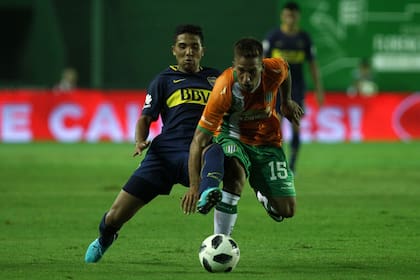 Reynoso jugó su primer partido oficial con la camiseta de Boca