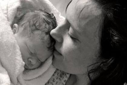 Rhiannon Davis (fotografiada con su hija Kate, que murió en 2009) hizo campaña durante años.