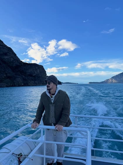 Ricardo Arjona decidió tomarse un descanso y se instaló unos días en el sur de Argentina junto a Deisy Arvelo y el hijo de ambos, Nicolás, 16 años (Foto: Instagram/@ricardoarjona)