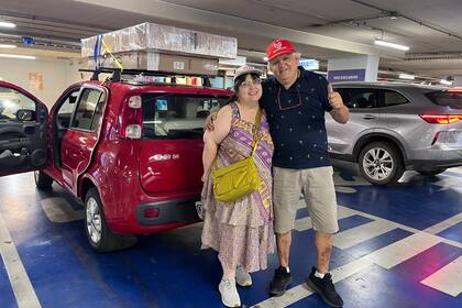 Ricardo Avendaño manejó más de 2000 kilómetros junto a su esposa Marilyn Rigo y optó por televisores, neumáticos y artículos de cocina