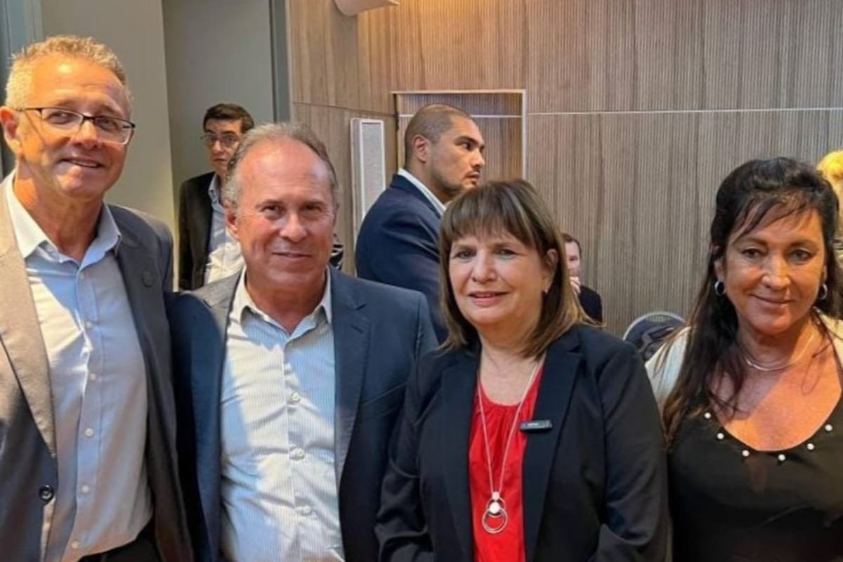 Ricardo Bianchini junto a Patricia Bullrich y Laura Machado