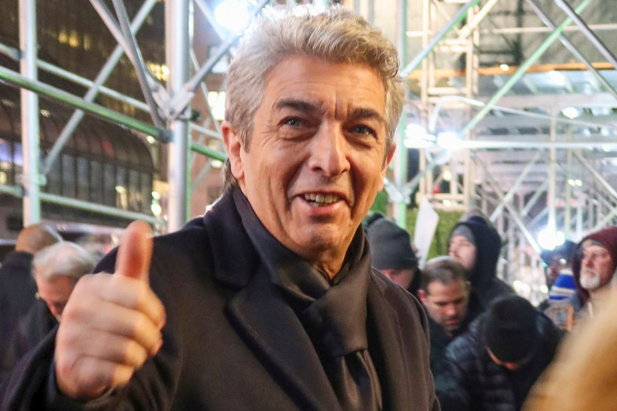 Ricardo Darín le contestó a un tuitero que dijo que le faltaba solamente ver una de sus películas.- Photo © 2023 Splash News/The Grosby Group
New York, January 16, 2023
Actor Ricardo Darin spotted in New York City***
El actor Ricardo Darin es visto en la ciudad de Nueva York