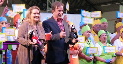 Ricardo Dueñas inaugurando Mesabe