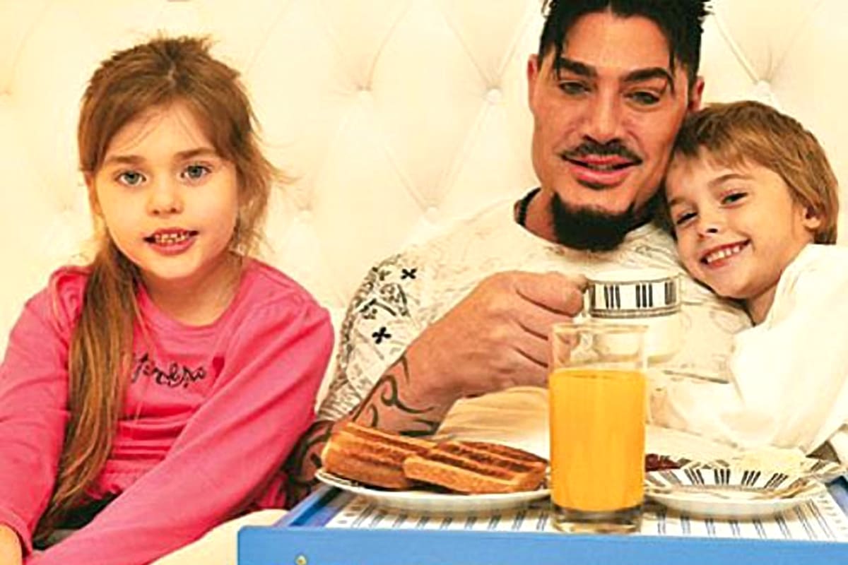 Ricardo Fort, con Martita y Felipe.