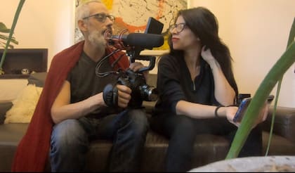 Ricardo Fraiman, pareja de Estefanía, es antropólogo y estudia para el guion los sistemas de salud y lee la investigación científica. "Juntos hemos ido construyendo la película y la táctica para afrontar mi enfermedad en cada paso, en cada empuje".
