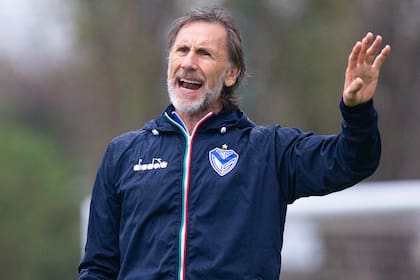 Ricardo Gareca no pudo mejorar a Vélez y renunció